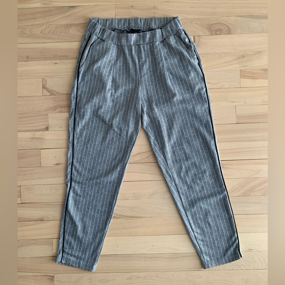 Gray Pinstripe Cropped 7/8 Pants | Relaxed Fit Elastic Waist Minimalist Trousers - Picture 2 of 10